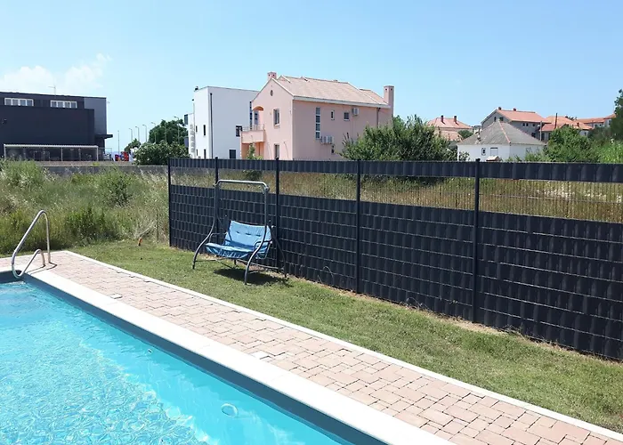 Apartments Lug Privlaka With Pool