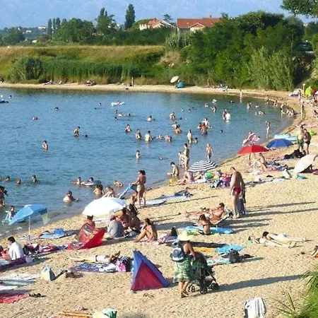 Apartments Lug Privlaka With Pool Kültér fotó