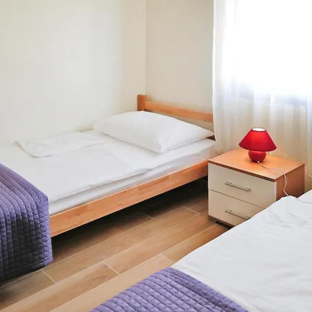 Apartments Lug Privlaka With Pool Kültér fotó