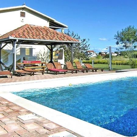 Apartments Lug Privlaka With Pool Kültér fotó