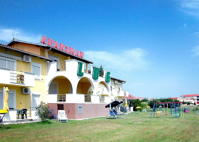 Apartments Lug Privlaka With Pool