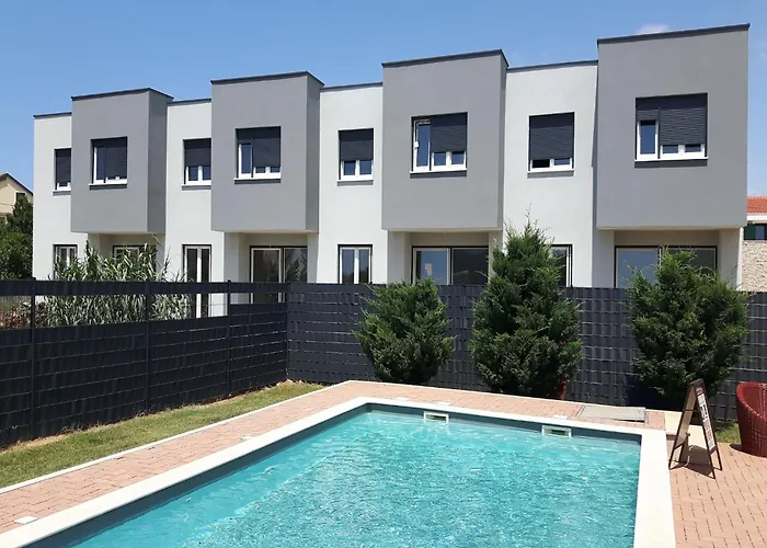 Apartments Lug Privlaka With Pool